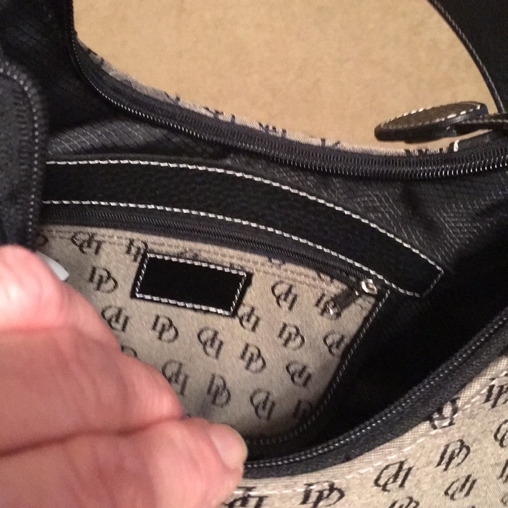 Purse - Picture 6 of 9